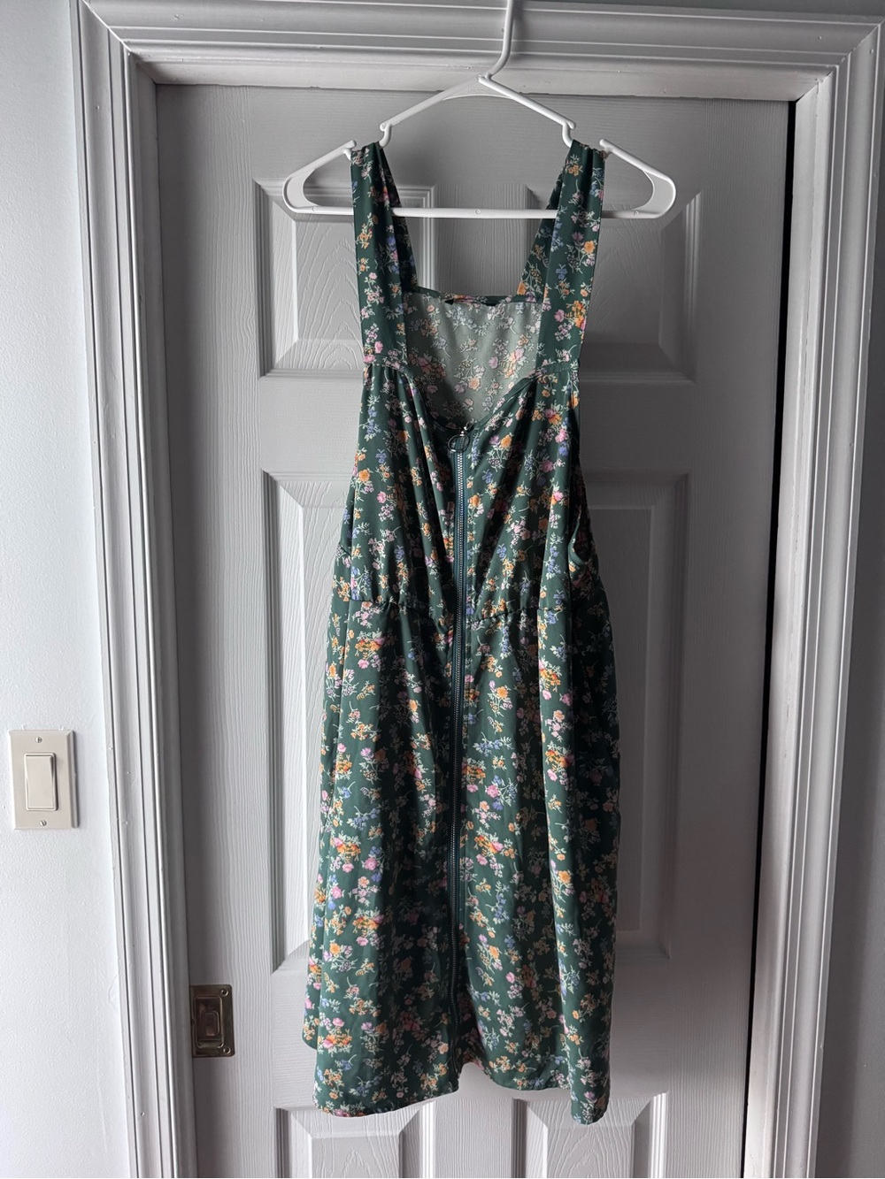 BLOOMCHIC FLORAL SLEEVELESS ZIP DRESS US 14/16